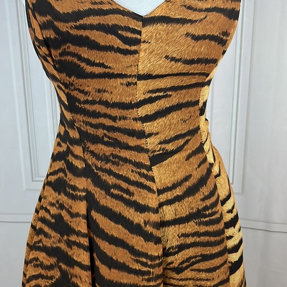 Vintage tiger print dress - Picture 3 of 12